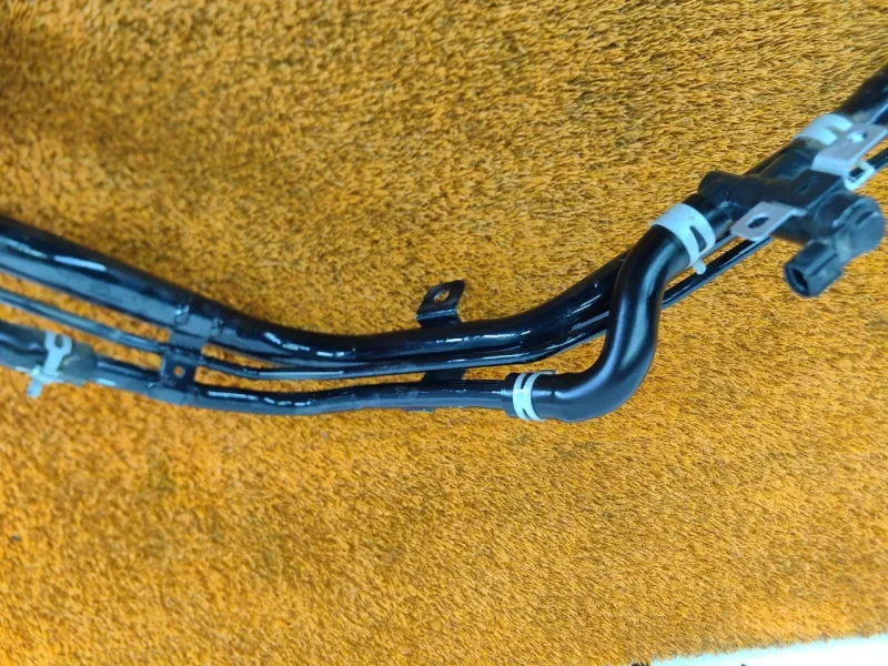 Горловина топливного бака