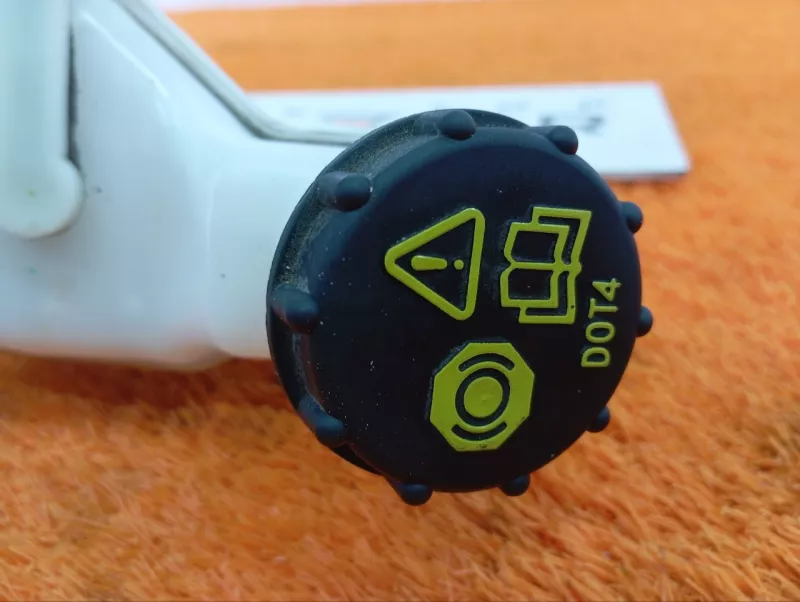 Главный тормозной цилиндр