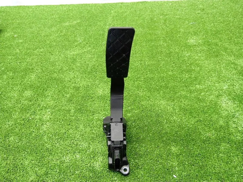 Педаль газа