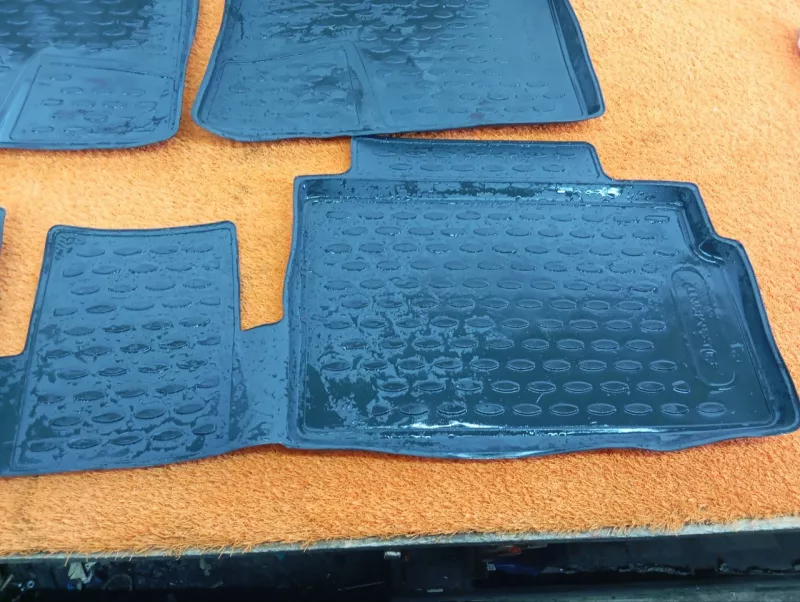 Коврик салона