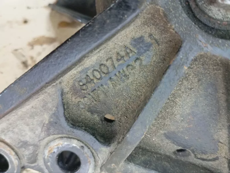 Подушка двигателя