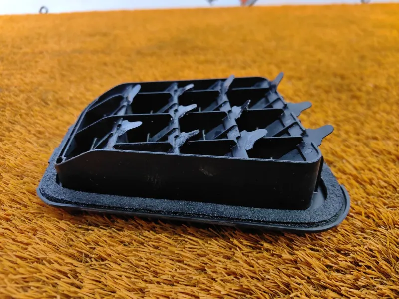 Решетка вентиляционная