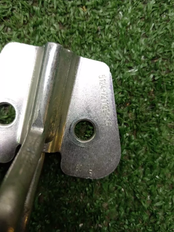 Ответная часть замка багажника