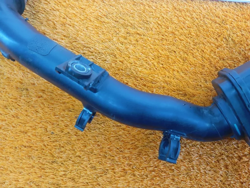 Патрубок интеркулера