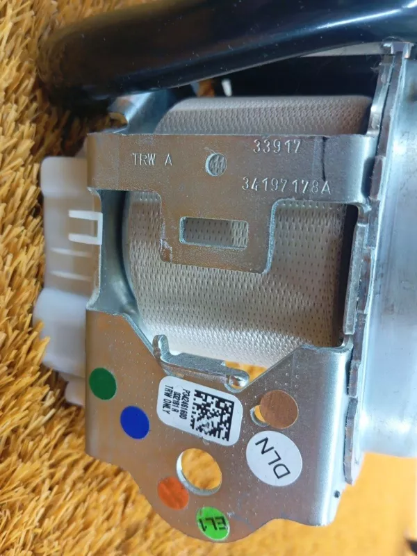 Ремень безопасности