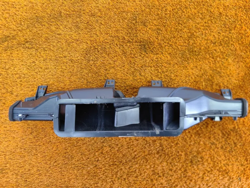 Воздуховод отопителя