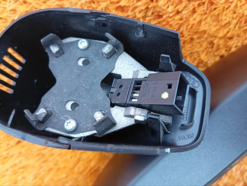 Зеркало заднего вида