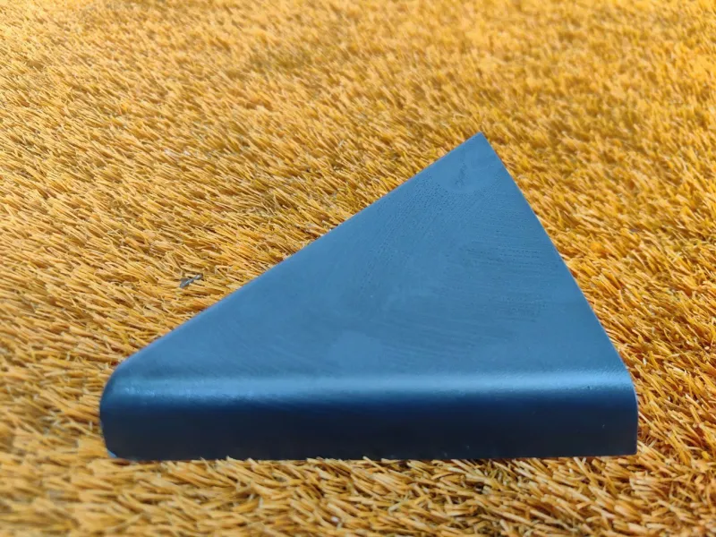 Уголок двери