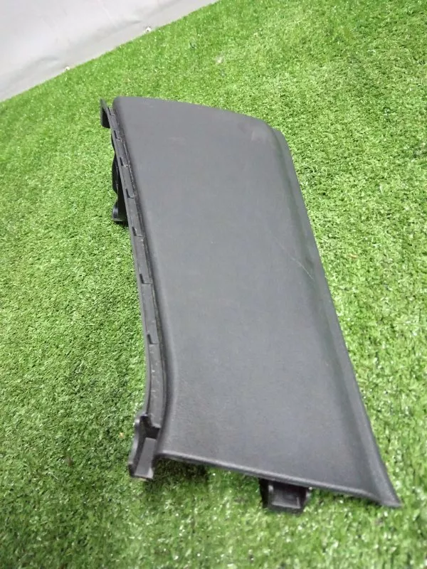 Накладка крышки багажника