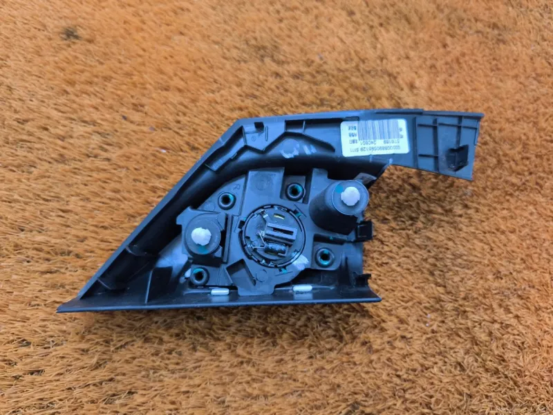 Уголок двери