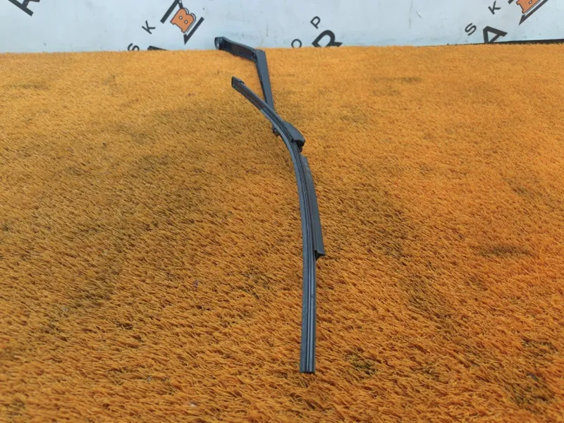 Поводок стеклоочистителя лобового стекла