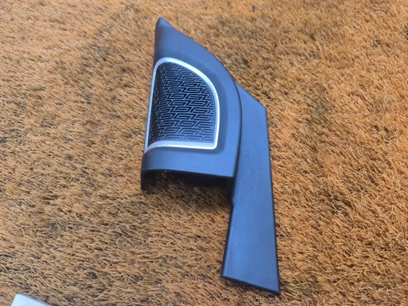 Уголок двери