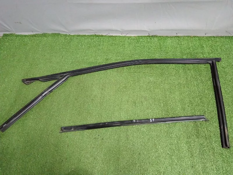 Уплотнитель стекла двери