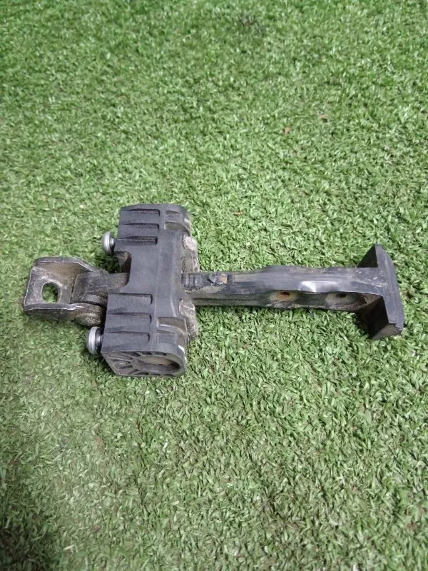 Ограничитель двери