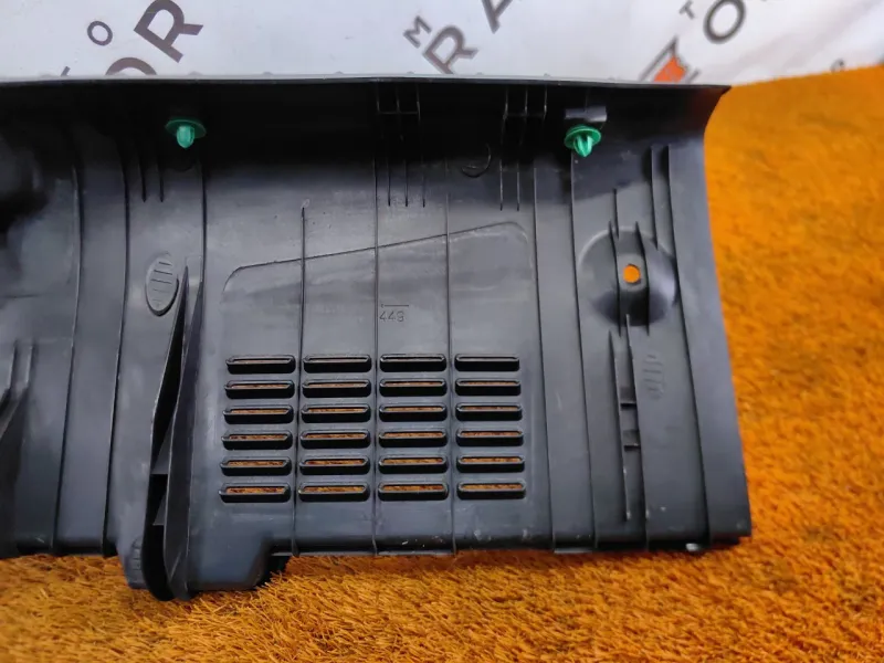 Накладка замка багажника