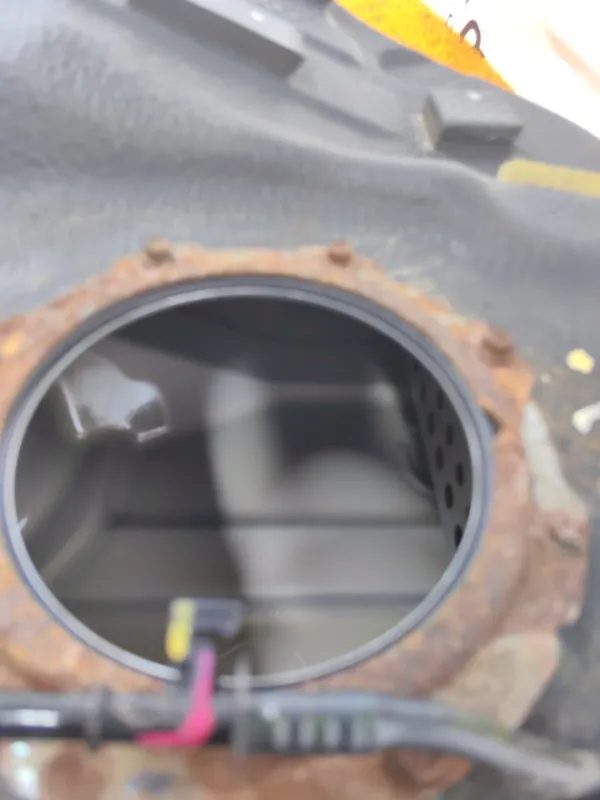 Бак топливный