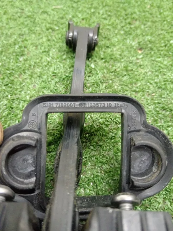 Ограничитель двери