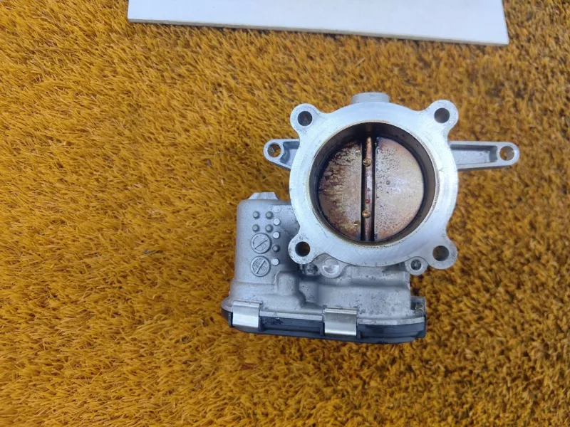 Дроссельная заслонка