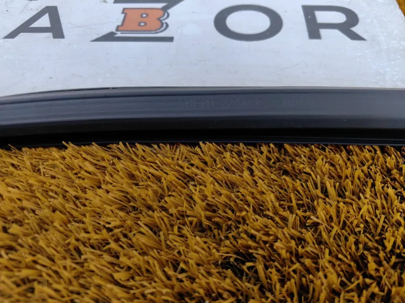 Уплотнитель стекла двери