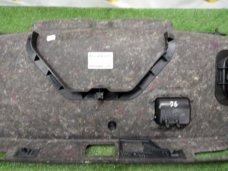 Обшивка крышки багажника Audi A6 2010 4G5867975A C7