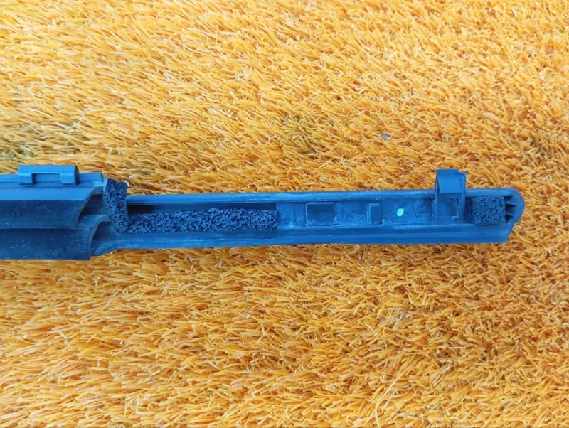 Молдинг стекла