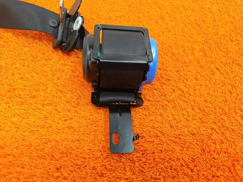 Ремень безопасности