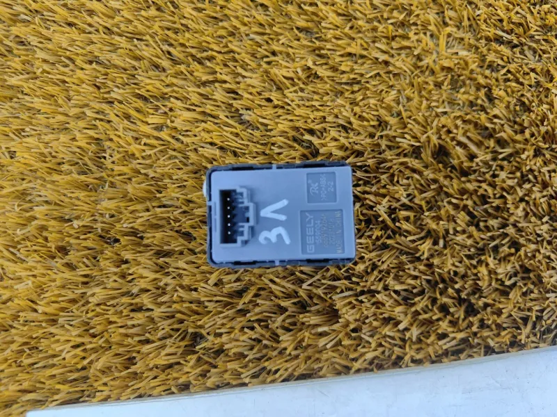 Кнопка стеклоподъемника