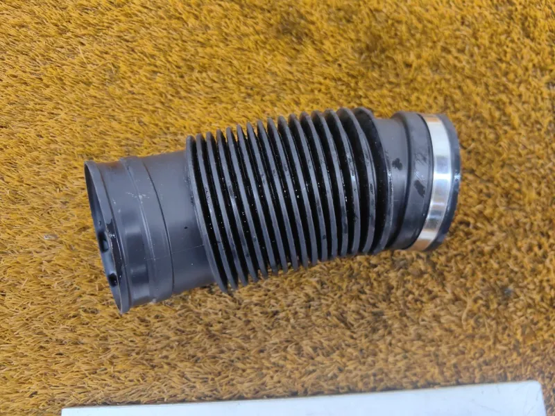 Патрубок воздушного фильтра