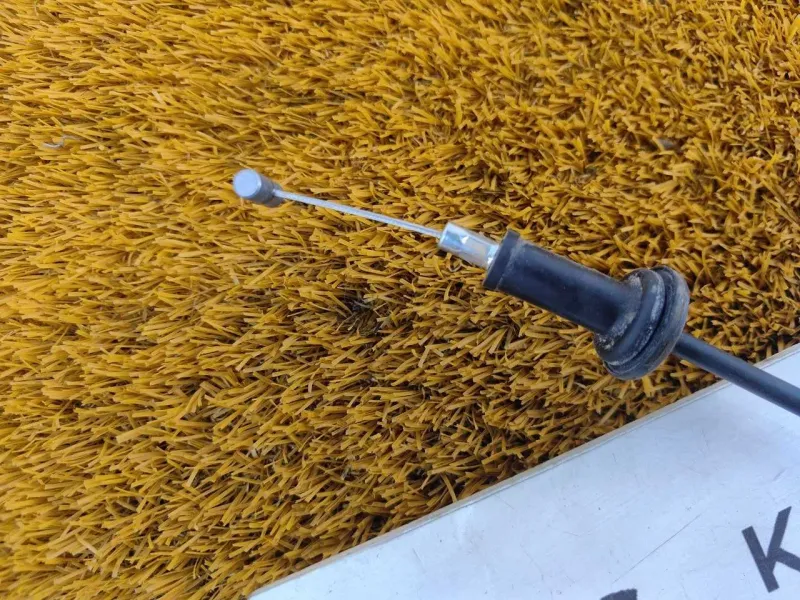 Трос замка капота