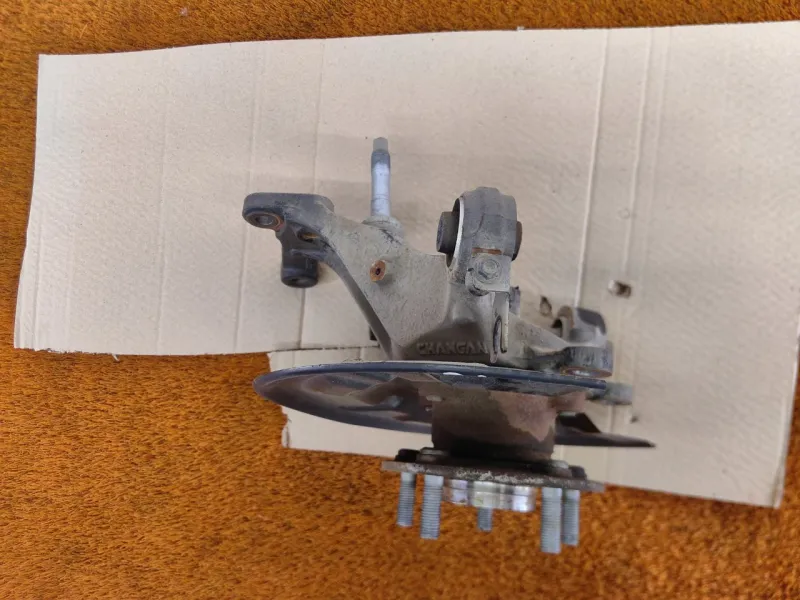 Кулак поворотный