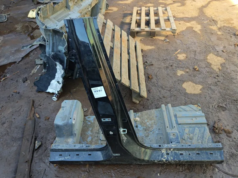 Порог с центральной стойкой