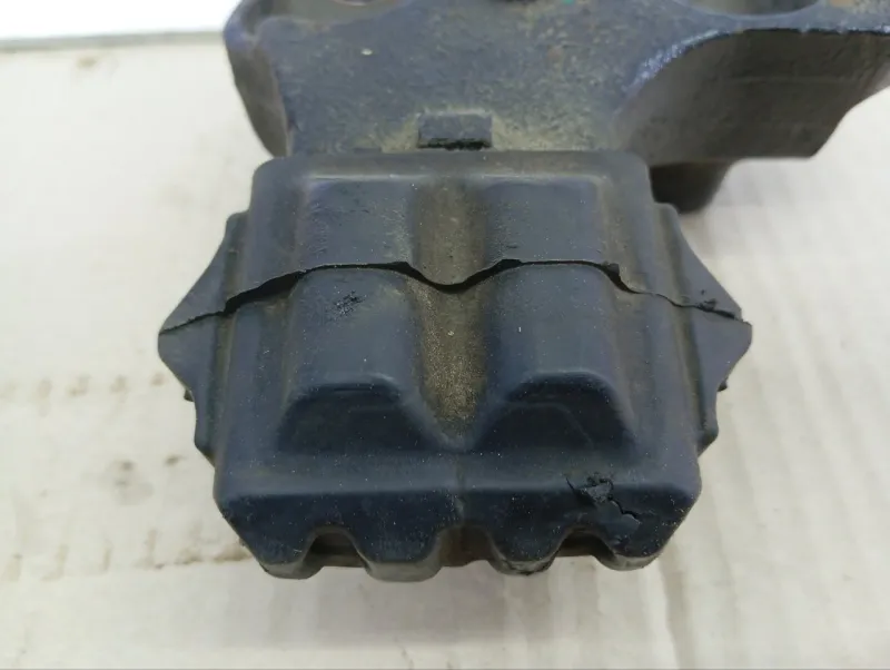 Опора двигателя