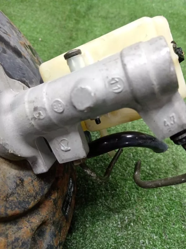 Главный тормозной цилиндр