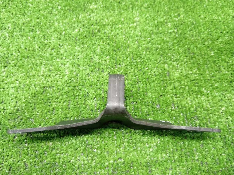 Ответная часть замка багажника