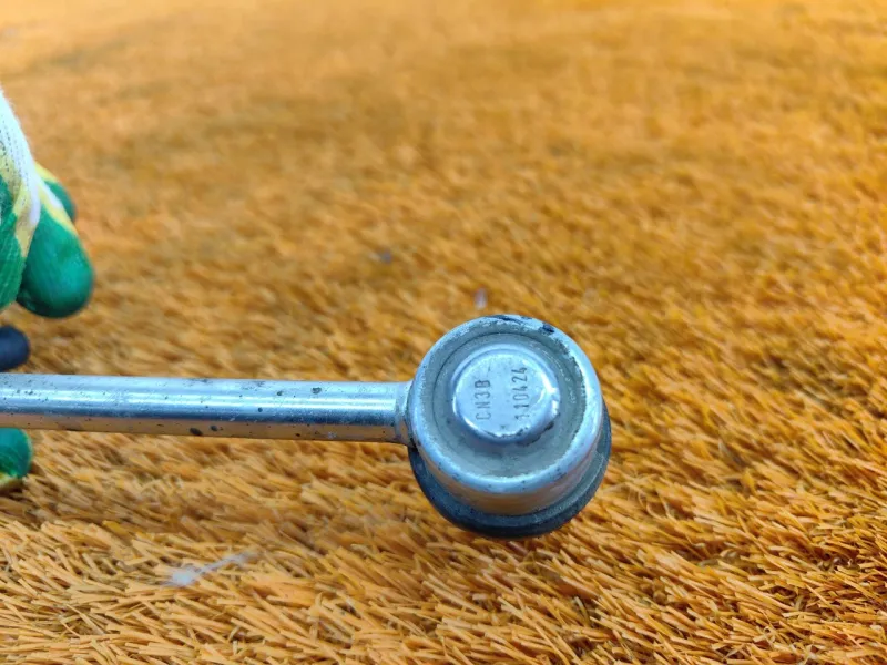 Стойка стабилизатора