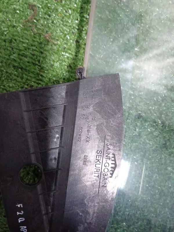 Стекло двери BMW 7-Series 2009 51337182083 F01, переднее левое