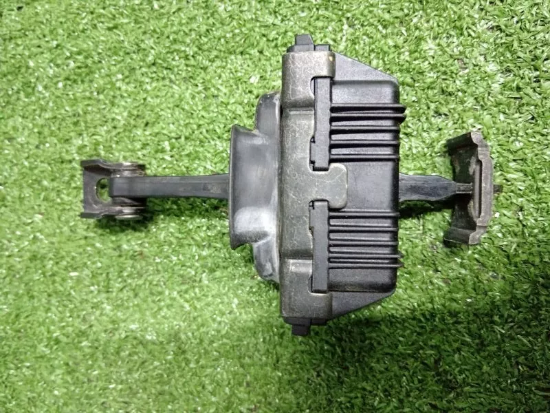 Ограничитель двери