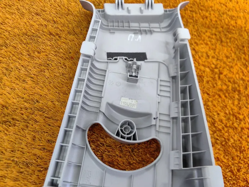 Обшивка центральной стойки