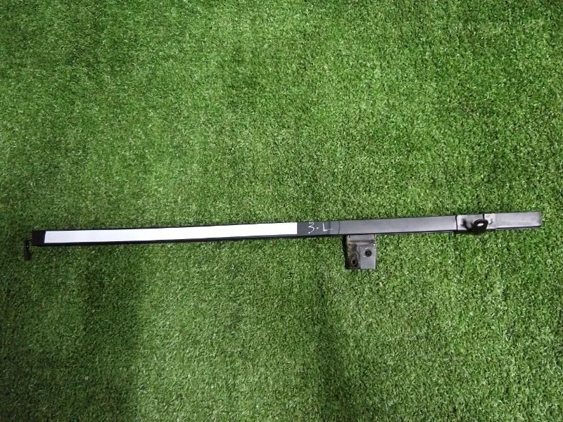 Направляющая стекла двери