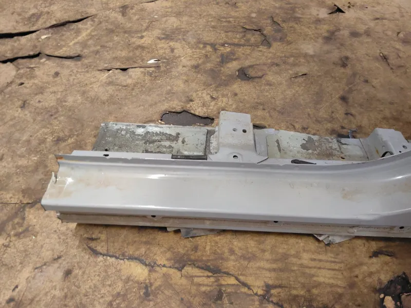 Порог с центральной стойкой