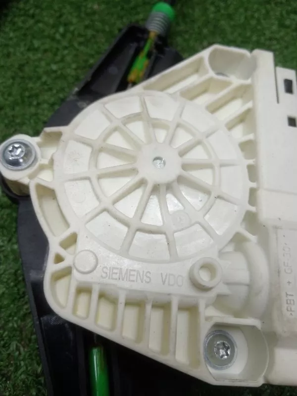 Стеклоподъемник Audi A4 2008 8K0837461 B8, передний левый