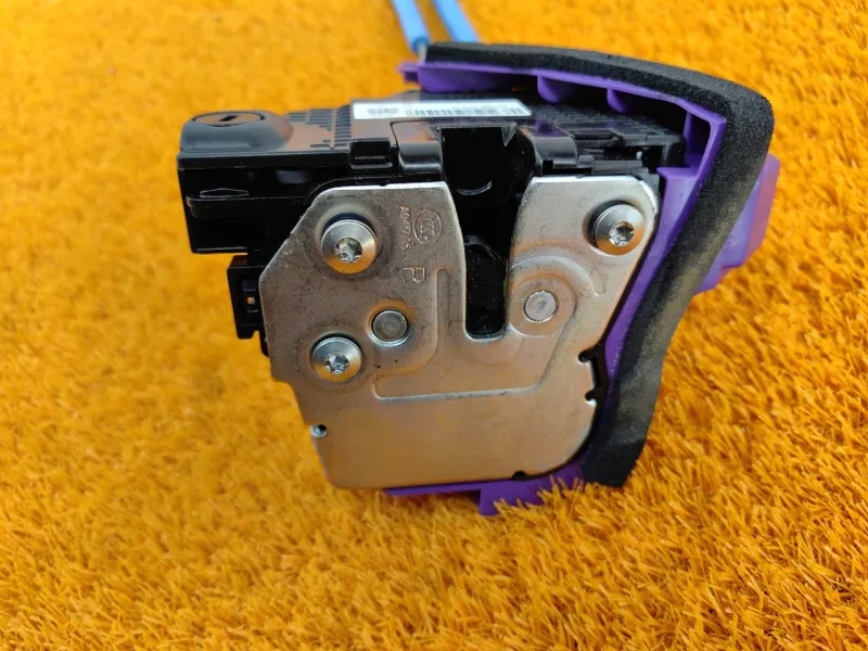 Замок двери