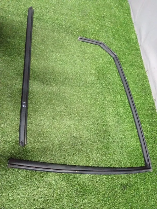 Уплотнитель стекла двери