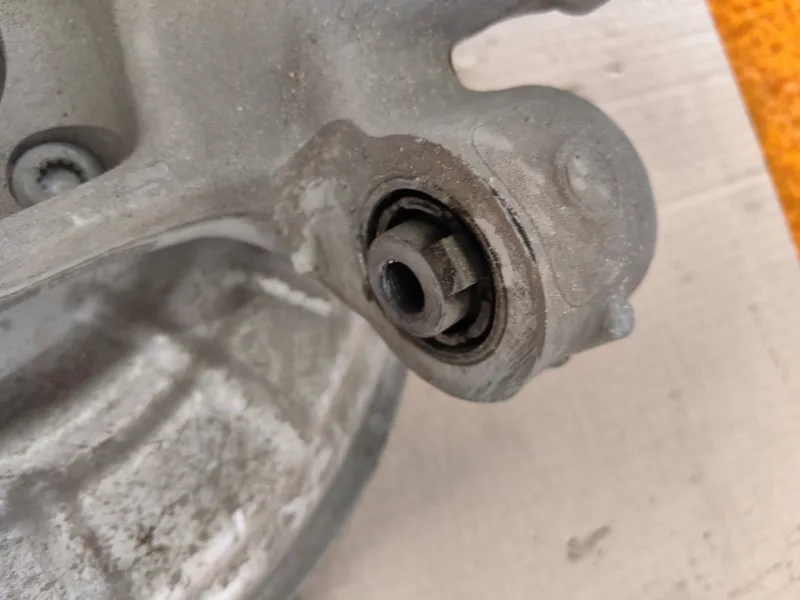 Кулак поворотный