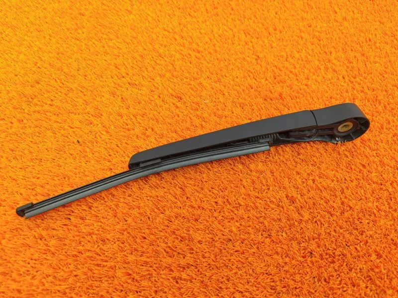 поводок стеклоочистителя