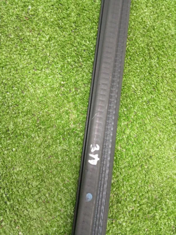 Уплотнитель стекла двери