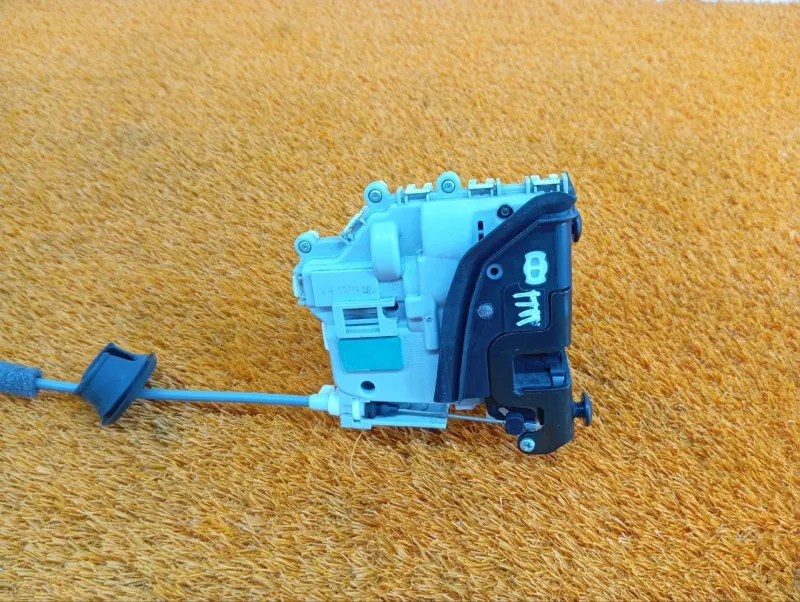 Замок двери