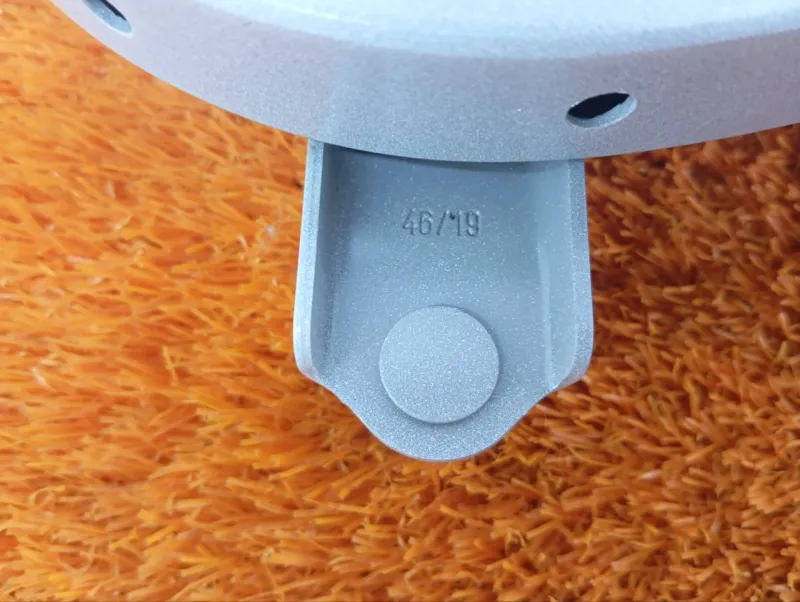 Петля крышки багажника