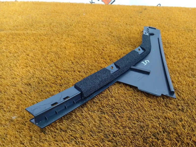 Молдинг двери