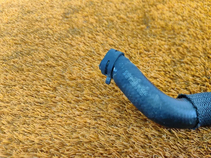 Патрубок радиатора